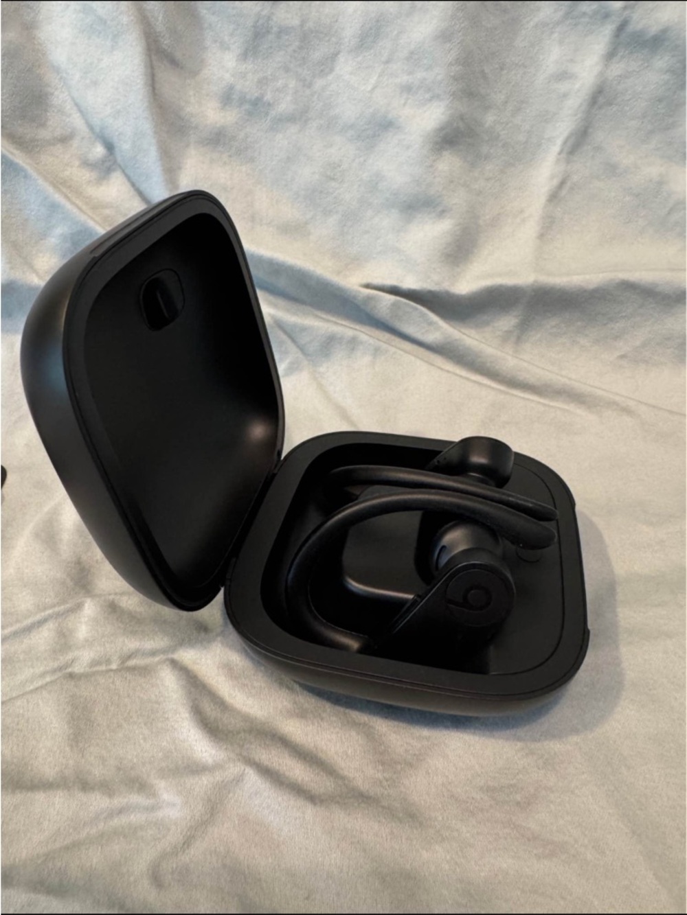 Beats by Dr. Dre Powerbeats Pro wireless Bluetooth earphones - New - Picture 4 of 5